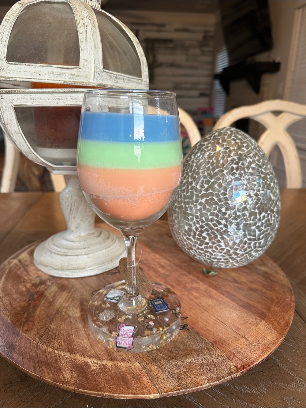 📚Book lover📚 layered candle with resin base HOMEMADE